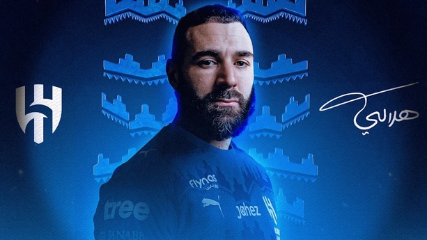 Benzema ahora es jugador del Al-Hilal (X @Alhilal_EN)