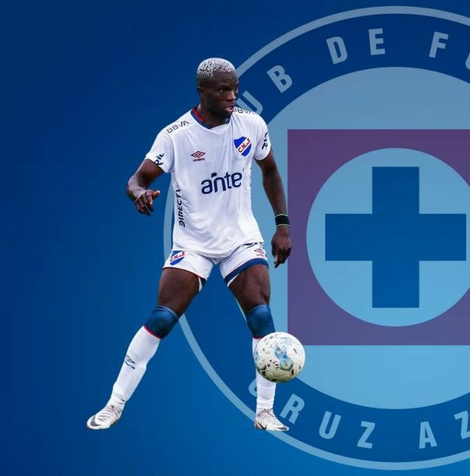 La presencia de jugadores africanos en Cruz Azul ha sido limitada (Fotografías: Instagram c_ebere11 e Imago 7)