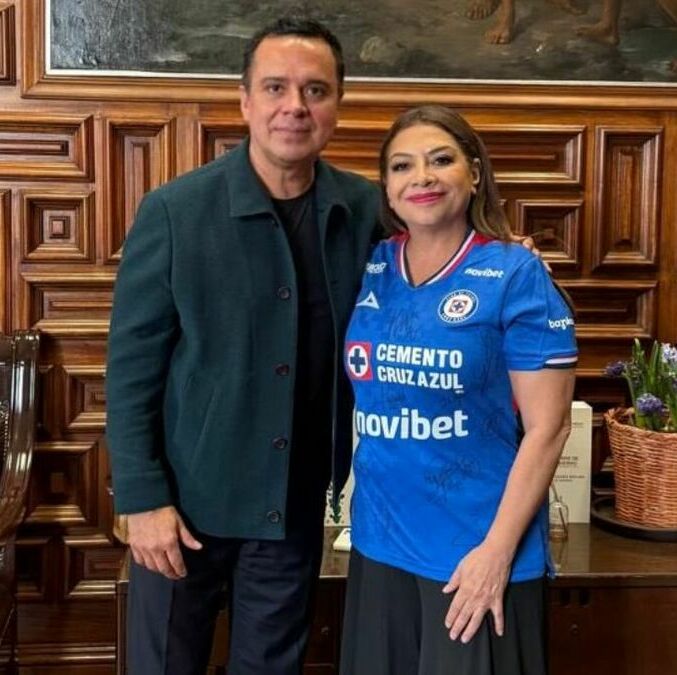 Víctor Velázquez con la jefa de gobierno de la Ciudad de México, Clara Brugada (@Victor_VelRan)