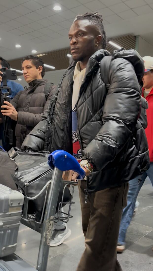 El nuevo elemento de la Máquina llegó por la terminal 2. (Foto: Daniel Sandoval)