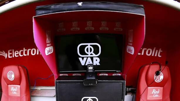 Monitor del VAR en un juego de la Liga MX (Mexsport)