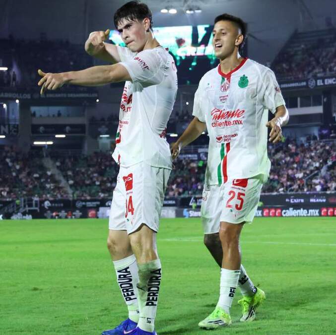 Armando González se mantiene en la pelea por el liderato de goleo (Imago7)