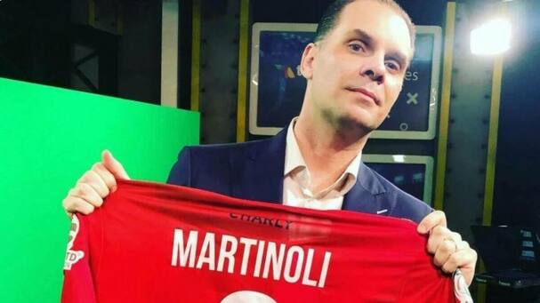 Christian Martinoli presume playera del Toluca (@cmartinolimx)