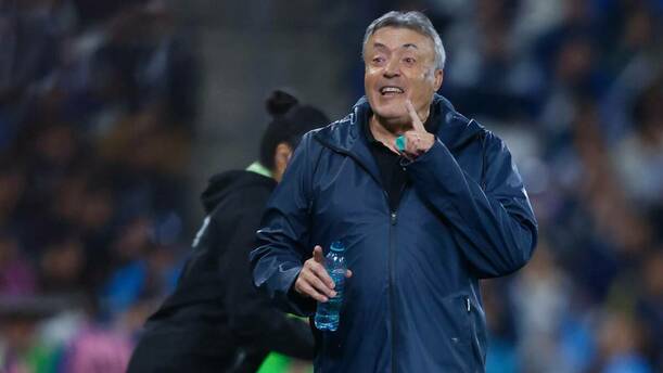 Domenec Torrent se va feliz por los Rayados (Imago7)