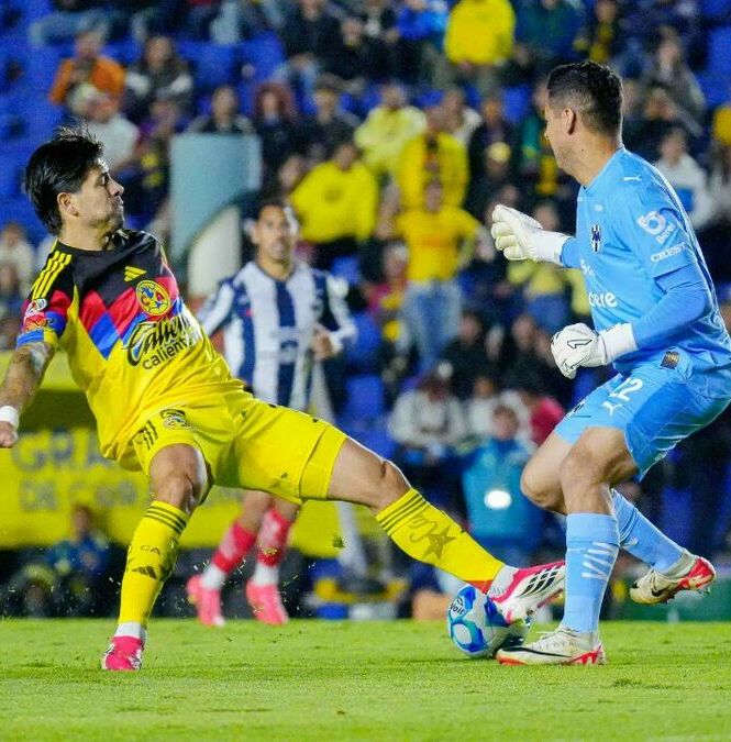 Víctor Dávila en la entrada a Luis Cárdenas (Imago7)