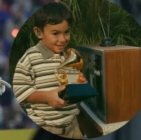 La historia del niño que apareció en el escenario del Super Bowl| Foto: EFE