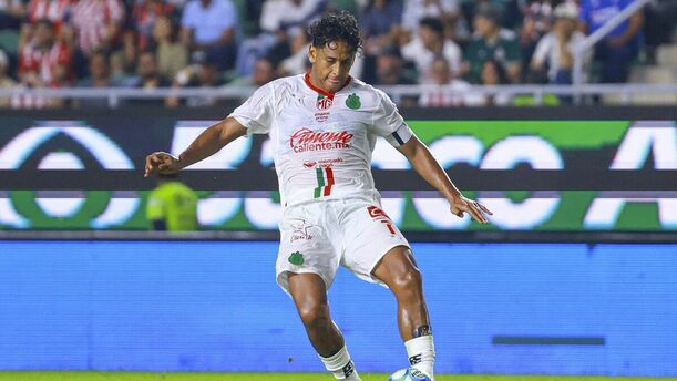 Luis Romo es uno de los jugadores más importantes en las Chivas de Milito (Mexsport)