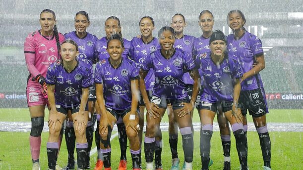 Mazatlán Femenil viaja miles de kilómetros en carretera (Imago7)