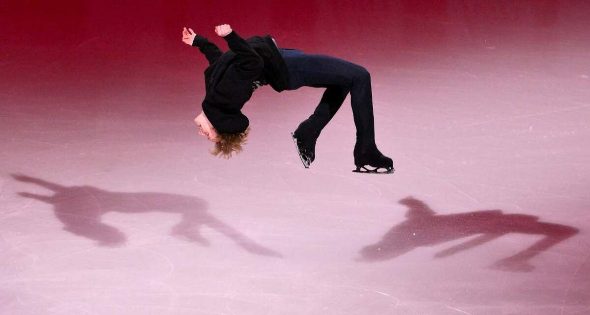 Ilia Malinin realiza el famoso Backflip actualmente (Reuters)