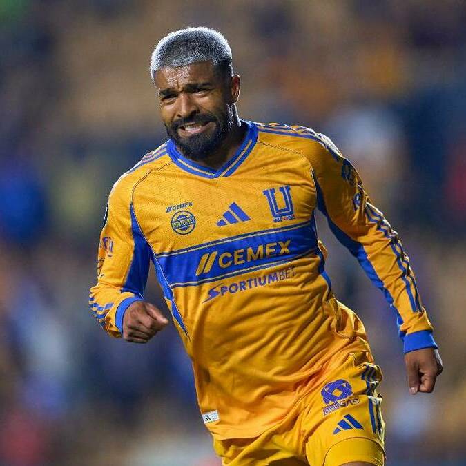 Rodrigo Aguirre marca doblete con Tigres / Mexsport
