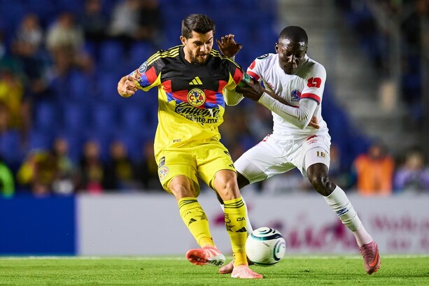 Henry Martín ante Olimpia