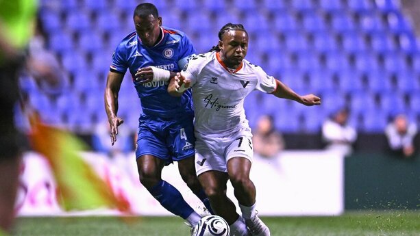Cruz Azul y Vancouver tuvieron un duelo cerrado (Mexsport)