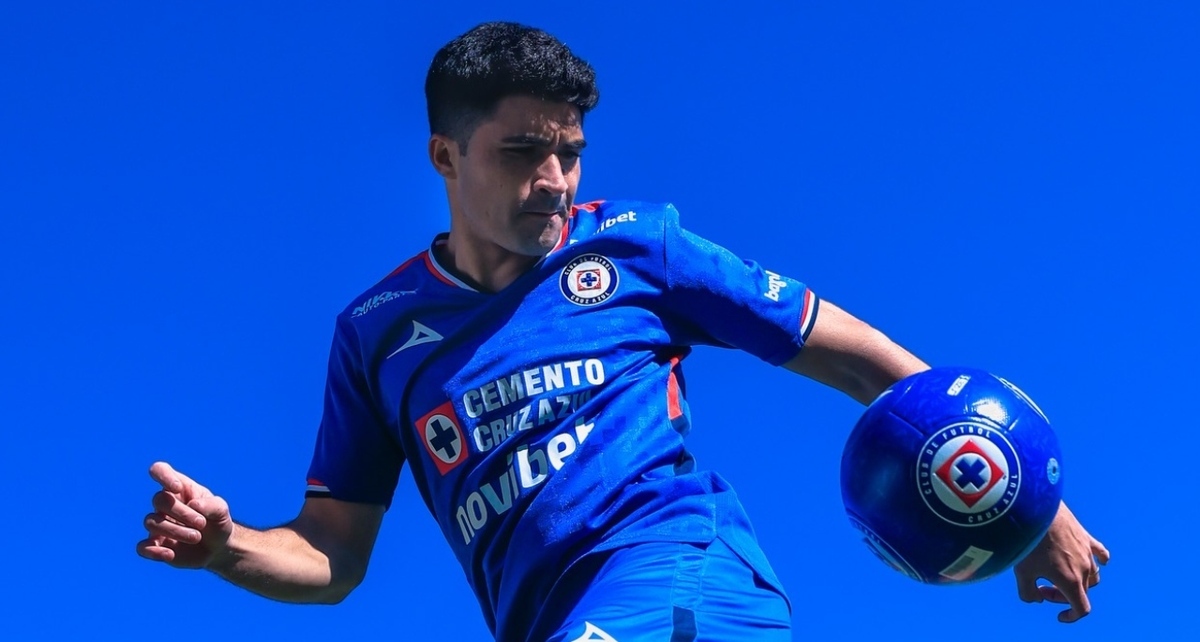 Nico Ibáñez apunta a debutar este jueves con Cruz Azul (Facebook @CruzAzul)