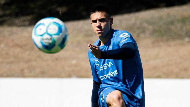 Uros Durdevic entrenó con Rayados y puede debutar (X: @Rayados)