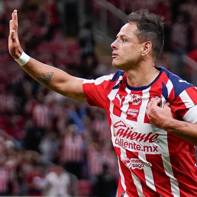 Chicharito Hernández en su última etapa con Chivas (Imago7)