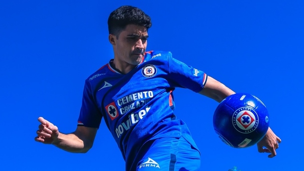 Nico Ibáñez apunta a debutar este jueves con Cruz Azul (Facebook @CruzAzul)