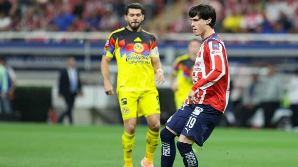Chivas comenzó con mucha intensidad ante América (Mexsport)
