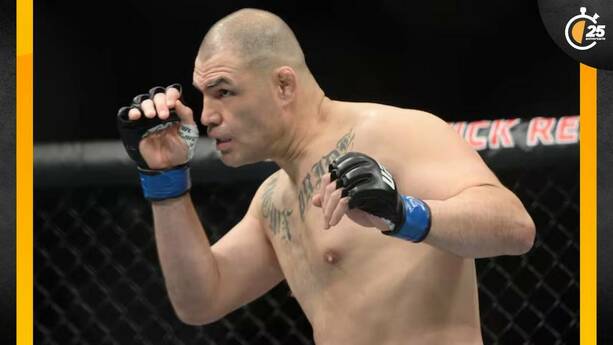 Caín Velásquez durante un combate (Reuters)