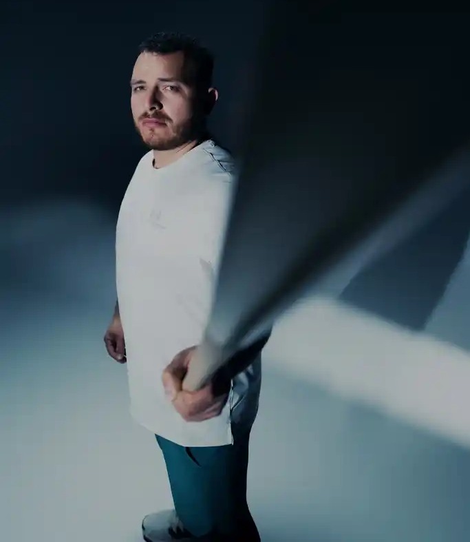 Alejandro Kirk ahora es imagen de Under Armour (Cortesía)