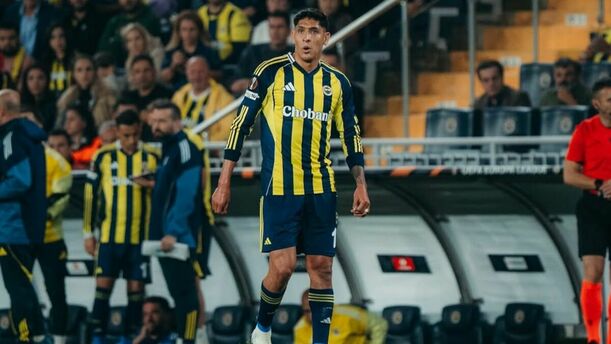 Edson Álvarez en juego con el Fenerbahce (@edsonnalvarez)