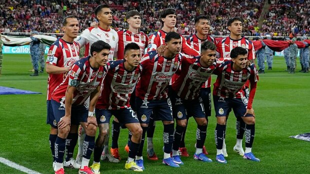 XI de Chivas en el Clásico Nacional del CL2026 (Imago7)