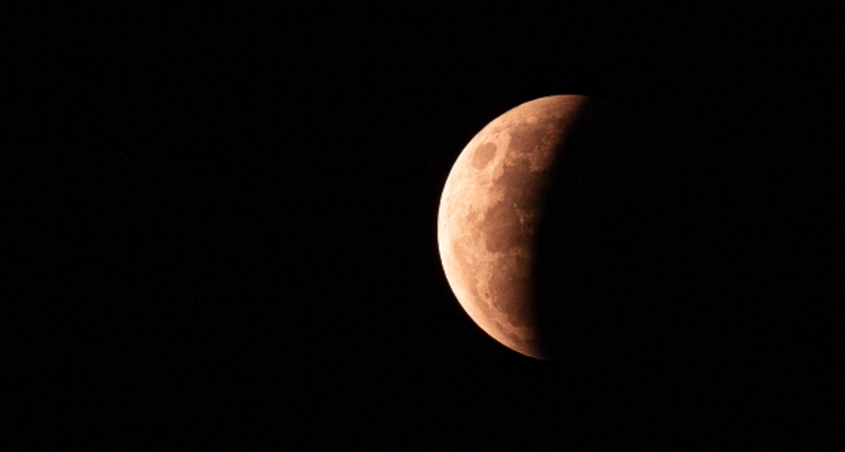 Conoce la fecha exacta del primer eclipse lunar total del 2026 en México. Foto: Freepik