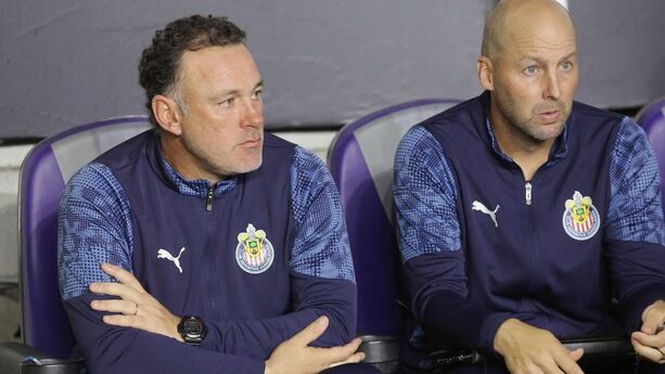 Milito mantiene disciplina en Chivas. (Foto: Mexsport)