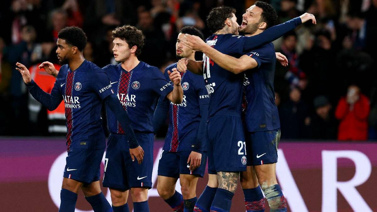 PSG golea a Metz y regresa al liderato / Reuters