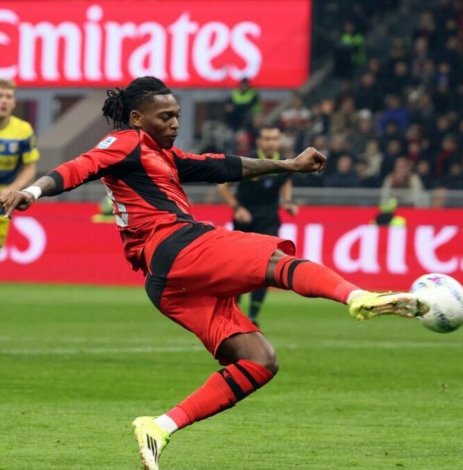 Milan no pudo ante el Parma en casa (Fotografía: Agencia EFE)