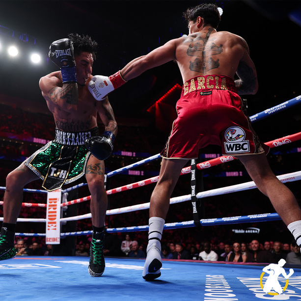 Ryan García se queda con el triunfo ante Mario Barrios (@GoldenBoyBoxing)