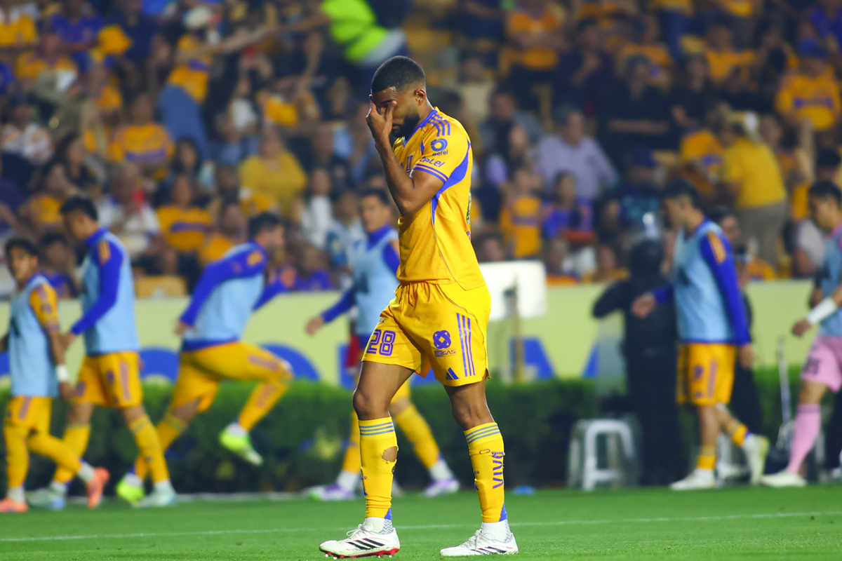 Los Tigres fueron remontados por Pachuca y consumaron su derrota (Fotografía: Imago 7)