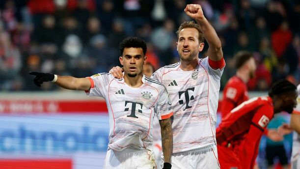 Luis Díaz y Harry Kane (Reuters)