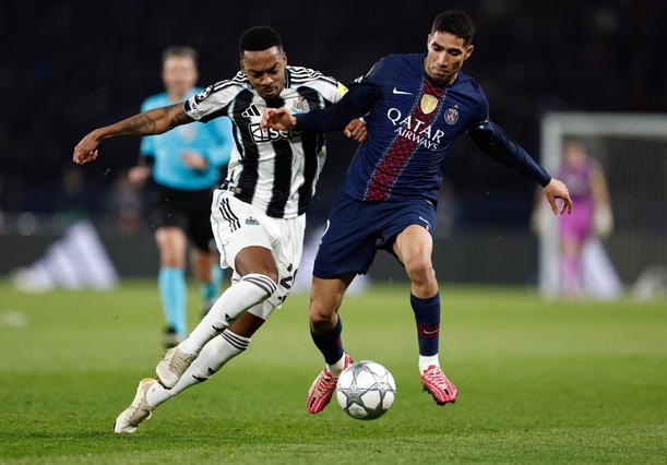Achraf Hakimi, en un juego del PSG en Champions League (Reuters)