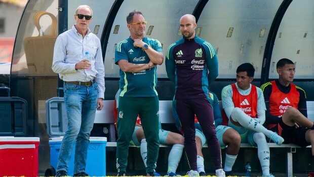 Ivar Sisniega, Andrés Lillini y Eduardo Arce en un juego del Tri Sub-20 (Imago7)