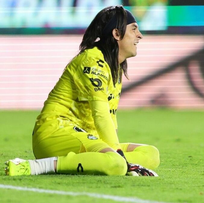 Santos no la pasa nada bien en el torneo. (Foto: Mexsport)