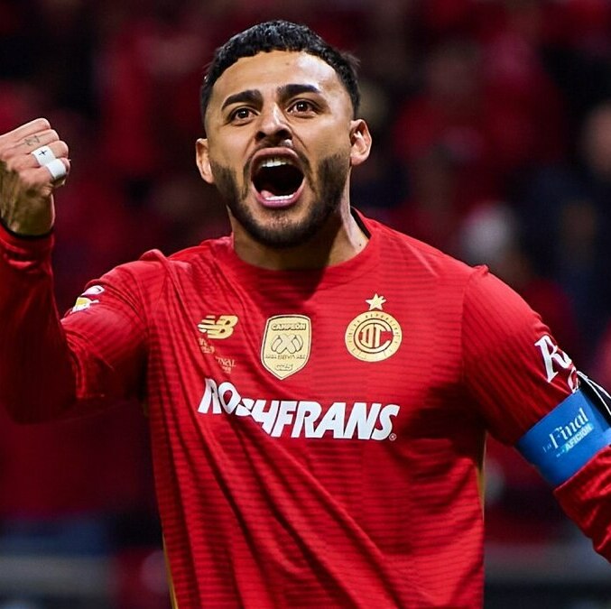 Alexis Vega ilusionó con su posible regreso a las canchas (Mexsport)