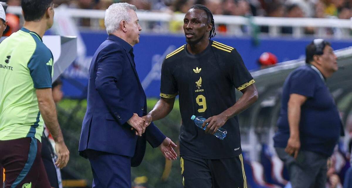 Javier Aguirre cuenta con Julián Quiñones (Mexsport)