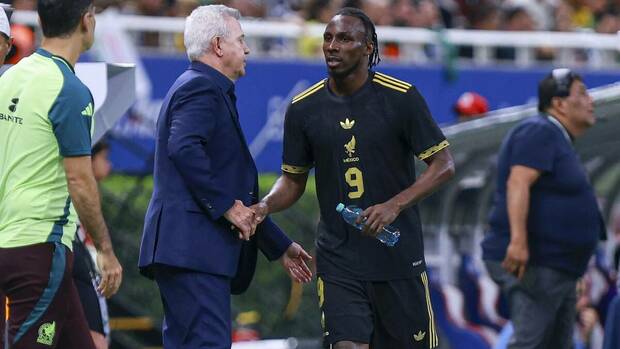 Javier Aguirre cuenta con Julián Quiñones (Mexsport)