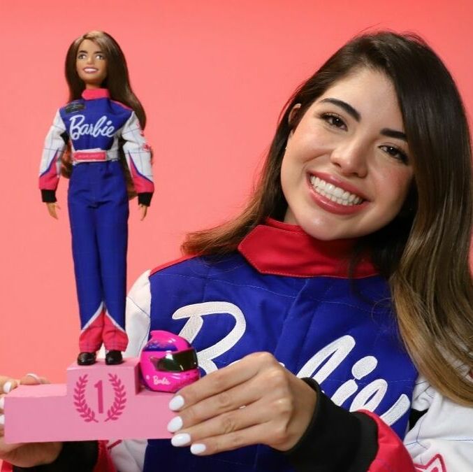 Regina Sirvent tiene su propia Barbie. (Foto: Especial)