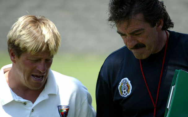 Ricardo La Volpe es considerado una gran influencia en la carrera de Miguel Herrera. (Mexsport)