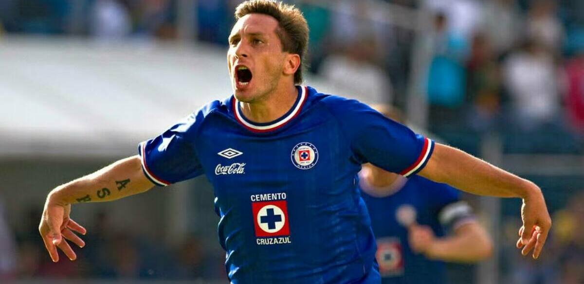 Chaco Gimenez celebra un gol en su época con Cruz Azul (Mexsport)