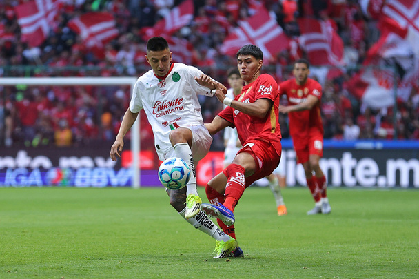 Para top de Chivas vs Toluca