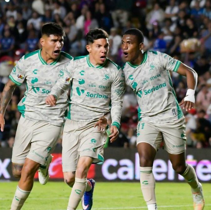 Santos sacó un punto de su visita a Querétaro (Fotografía: Imago 7)