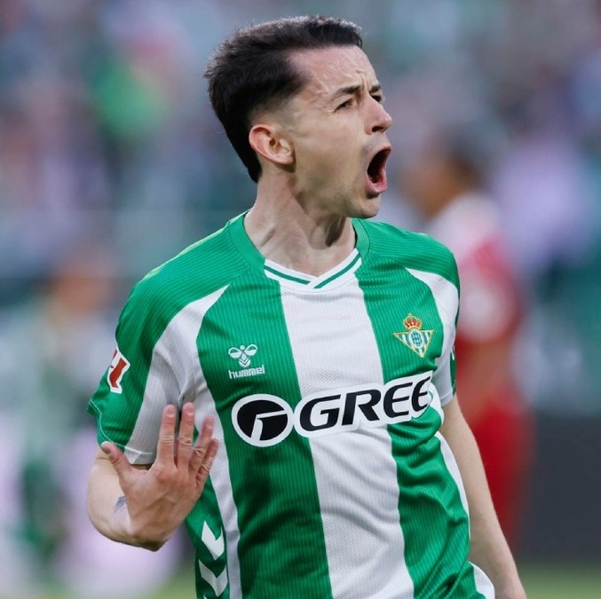 Álvaro Fidalgo se estrenó como goleador del Betis (EFE)