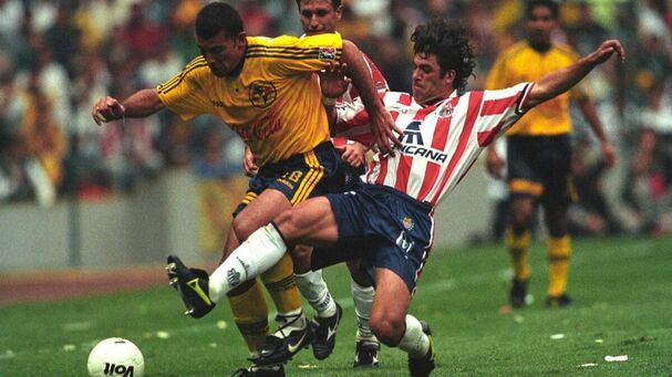 Camilo Romero es una leyenda de Chivas. (Foto: Mexsport)
