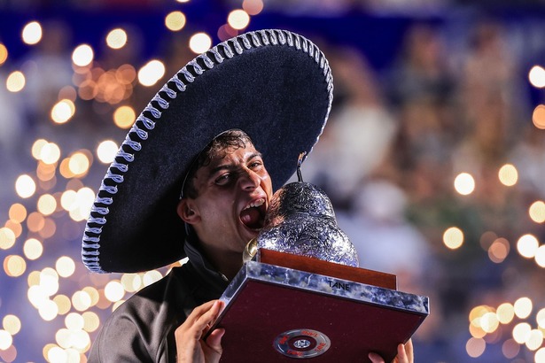 El italiano se llevó el título en la  la Arena GNP Seguros de Mundo Imperial (Fotografía: EFE)
