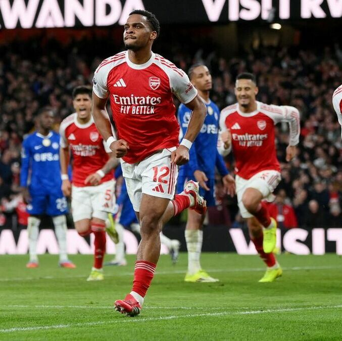 Jurriën Timber anotó el de la ventaja (Reuters)