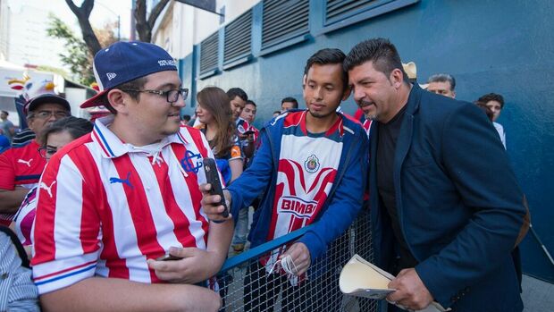 Camilo Romero es recordado por la afición de Chivas. (Foto: Mexsport)