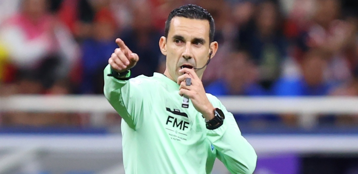 César Ramos, silbante mexicano, está atrapado en Qatar por conflicto bélico (Imago7)