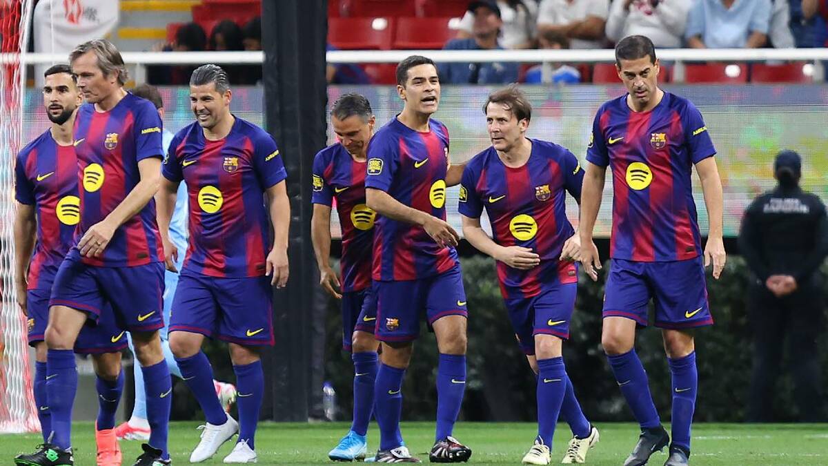 Resumen del partido Barcelona vs Real Madrid (2-1) Juego de Leyendas